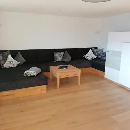 La-wurm Mit Privatem Whirlpool